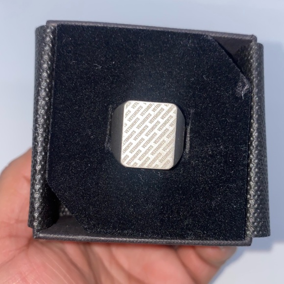 VETEMENTS NEW LOGO RING (M) - Picture 2 of 8
